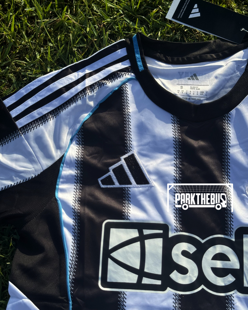 Newcastle Home 25/26 - Stadium Kit