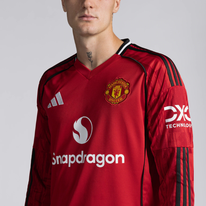 Man United Home 25-26 - (Full Sleeves) Players Version